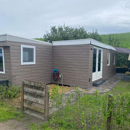 Bungalow Aan De Thoolse Kust Poortvliet Bagian luar foto