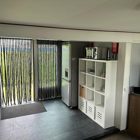 Bungalow Aan De Thoolse Kust Poortvliet Bagian luar foto