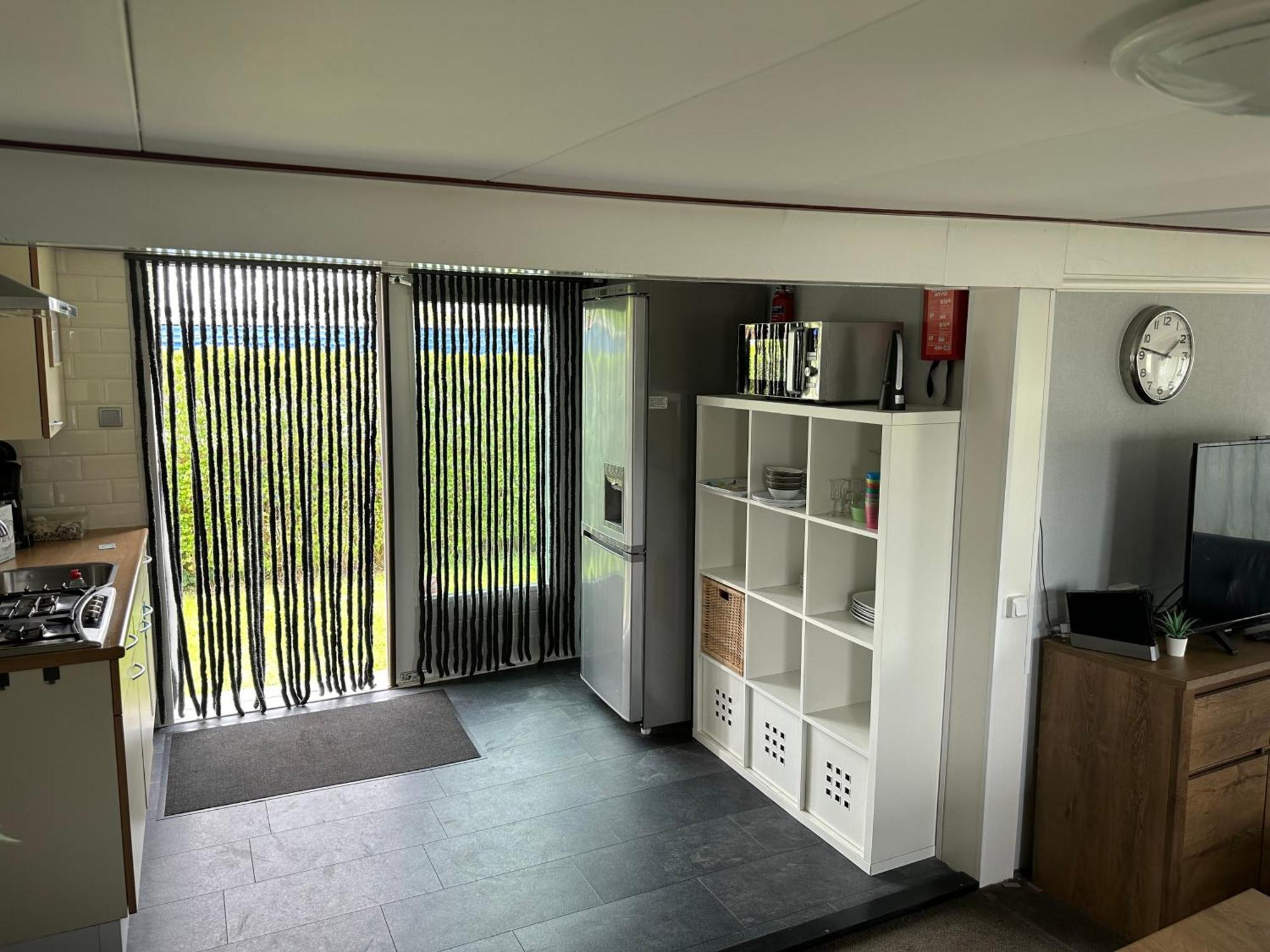 Bungalow Aan De Thoolse Kust Poortvliet Bagian luar foto