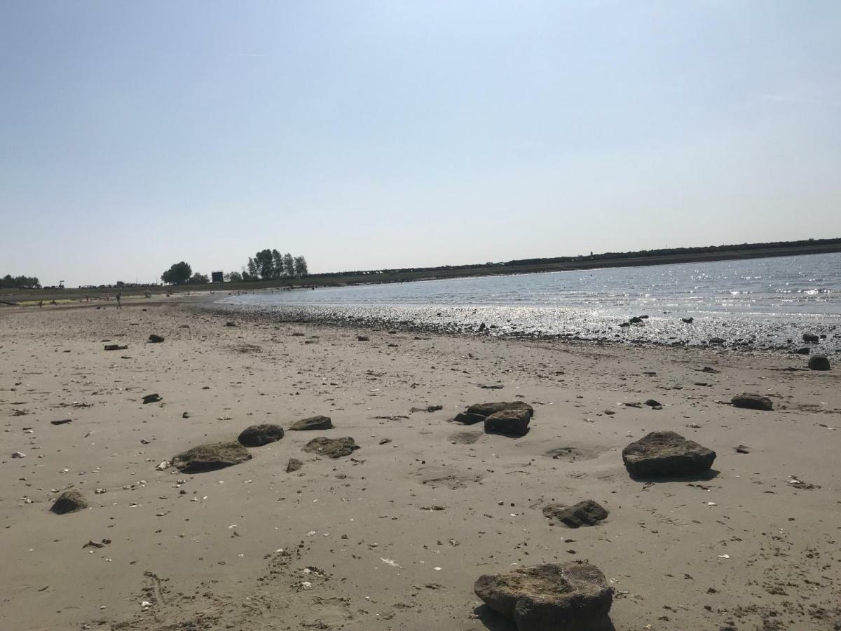 Bungalow Aan De Thoolse Kust Poortvliet Bagian luar foto