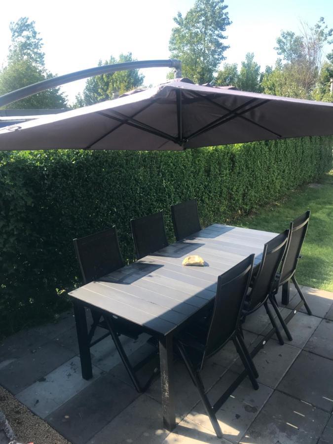 Bungalow Aan De Thoolse Kust Poortvliet Bagian luar foto